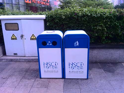 東莞客戶(hù)直接與欣方圳垃圾桶廠家對(duì)話(huà)