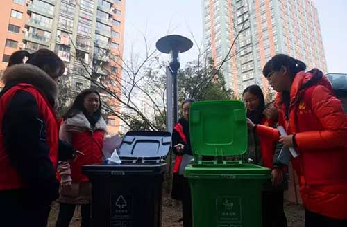 垃圾分類系列： 垃圾桶蓋合起來！